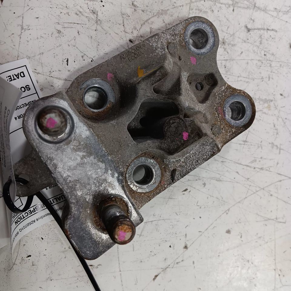 Ford Fiesta Engine Motor Mount Bracket Left Driver  1.6 2015 2016 2017 2018 - $34.94