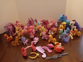 Guc Lot Of 23 My Little Pony 1&quot;-5&quot; Ponies &amp; Accessories Fast Shipping - £29.41 GBP