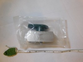 Swagelok SS-8P6T4 SS Quarter Turn Instrument Plug Valve FNSP NOS NEW old... - $257.39