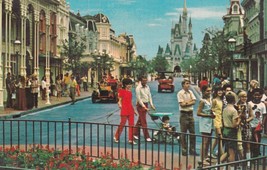 Walt Disney World Main Street Castle FL Vintage 70s Outfits Postcard Unposted - £7.81 GBP