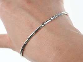 Vintage Navajo stamped sterling bangle - £66.40 GBP