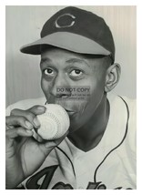 Satchel Paige Kissing A Baseball Negro Leauge Baseball Player 5X7 Photo - £8.74 GBP