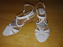 Clarks Ladies White Strappy Wedge Heel Sandals W/SILVER DECO-8.5M-WORN 2X-NICE - £16.54 GBP