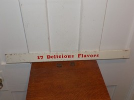 Vintage 17 Delicious Flavors Metal Rack Sign - $1,199.48 MXN
