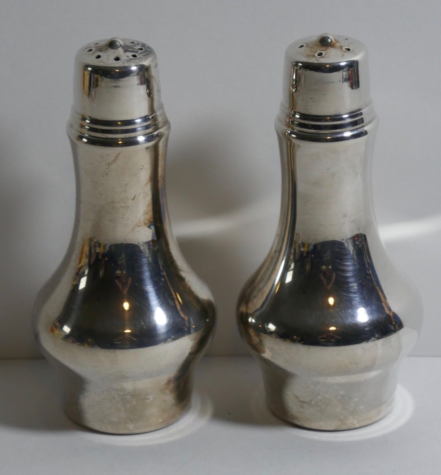 WM Rogers &amp; Son Silver Plated Salt and Pepper Shakers Set #2064 - $13.99