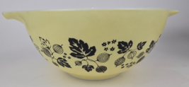 Vintage Pyrex Gooseberry Cinderella Mixing Nesting Bowl 1.5 Qt Yellow Bl... - $29.99