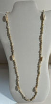 Necklace Hawaiian Hilo Seashell Vintage Hangs 16 Inches No Clasp - £3.92 GBP