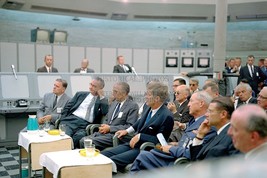 JOHN F. KENNEDY &amp; LYNDON JOHNSON AT CAPE CANAVERAL LAUNCH SITE 4X6 NASA ... - £7.18 GBP