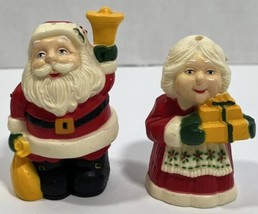 Santa Claus &amp; Mrs Claus Plastic Salt &amp; Pepper Shakers Vintage Hong Kong - £7.03 GBP