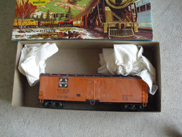 Vintage HO Scale Athearn anta Fe ATSF 21253 Weathered Reefer Car in Box - $17.82