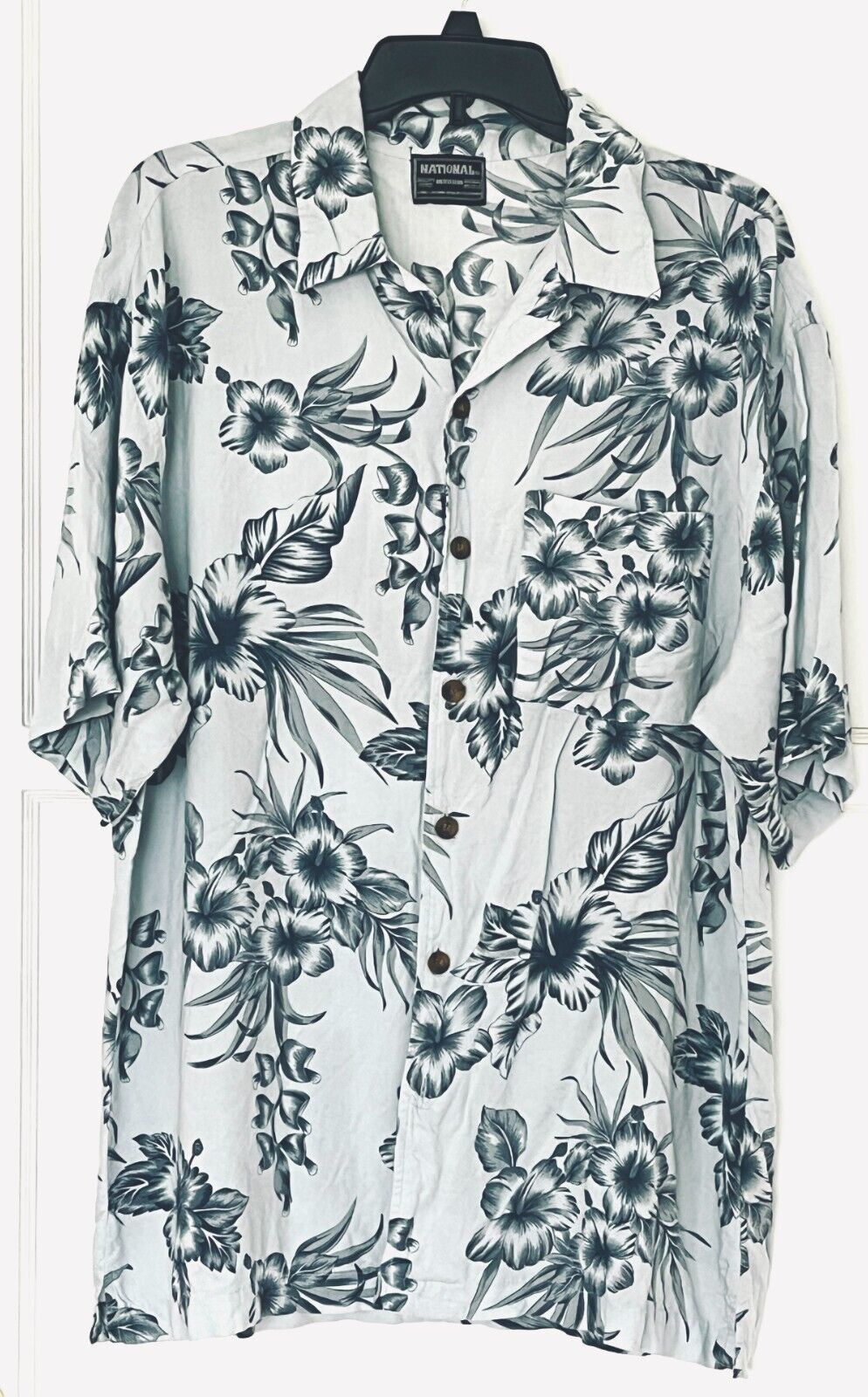 Hawaiian Style Shirt - Hibiscus Print Pattern - Sz M - $19.77
