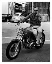 Steve Mcqueen Flipping The Bird On Motorcycle 8X10 B&amp;W Photo - £8.85 GBP