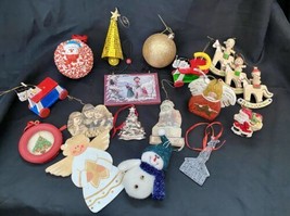 Christmas Tree Ornaments Mixed Lot Of 17 Ceramic Wood Metal Resin Glass Vintage - $14.16