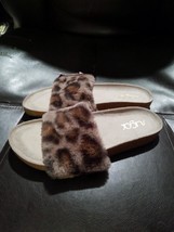 Women&#39;s shoes sandals Size 7 Brand new with tags - $9.49