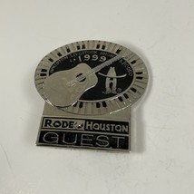 Vintage Houston Livestock Show &amp; Rodeo 1999 Metal Guest Badge - $257.04 MXN