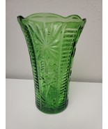 Vtg Green Vase Christmas Star Diamond  Pattern Scalloped Rim - £11.76 GBP