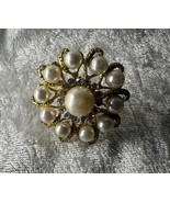 White Pearl Crystals Cluster Statement Gold Tone Adjustable Ring Size 8 - $243.52 MXN