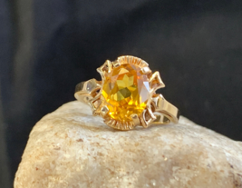Vtg 10K Yellow Gold Ring 3.3g Fine Jewelry Sz 6 Band Amber Color Stone Oval - £215.11 GBP