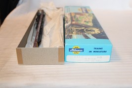 HO Scale Athearn, 86' Flat Car, North American, Brown, #102 - 2003 - $42.75