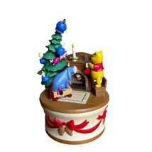 Hallmark Keepsake Ornament Pooh 2005 Getting Ready For Christmas Music B... - $20.00