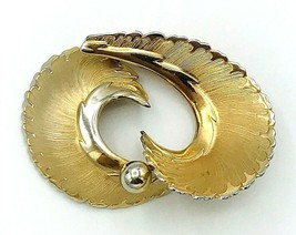 Vintage Coro Pegasus Gold Tone Florentine Feather Brooch Pin - £12.45 GBP