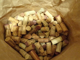 Random Lot of 20 Wine Corks Wood OR Synthetic - £6.01 GBP