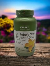 GNC Herbal Plus St. John&#39;s Wort Extract 300mg 200 Capsules, Exp 04/2025 - £18.65 GBP