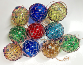10 Vtg Unsilvered Glass Ball Christmas Ornaments String Wrapped Made in Japan - £95.12 GBP