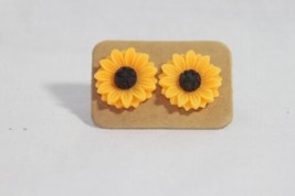 Earrings (New) Sun Flower - Yellow W/ Dark Brown Centers - Stud .75&quot; Metal Post - £6.43 GBP