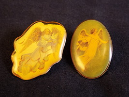ANGEL PIN BACKS SET OF 2 RELIGIOUS PICTURES UNDER CLEAR COMPOSITE BUBBLE 1&quot; - $5.93
