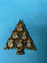 Vintage Napier Goldtone CHRISTMAS TREE w Clear Teardrop Rhinestones Holiday Broo - £22.62 GBP
