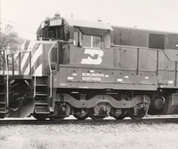 Burlington Northern Railroad BN #5586 C30-7 Locomotive Train B&amp;W Photo Eola IL - £7.47 GBP