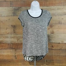 iZ BYER Top Women&#39;s Size XS Gray Animal Print Knit (TV3) - $7.91