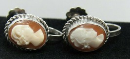 Vintage Set 800 Sterling Silver Cameo Shell Screw On Earrings Rope Edge Carved - £19.92 GBP
