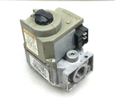 Honeywell VR8205S2288 Furnace Gas Valve  in and out 1/2&quot; used #G546 - £35.74 GBP