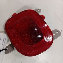Jeep Renegade Passenger Right Rear Marker Reflector  2021 2020 2019 - $580.11 MXN