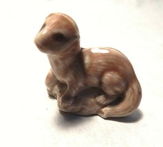 Vintage Wade Whimsies Otter Red Rose Tea Figurine Canadian Series - £4.71 GBP