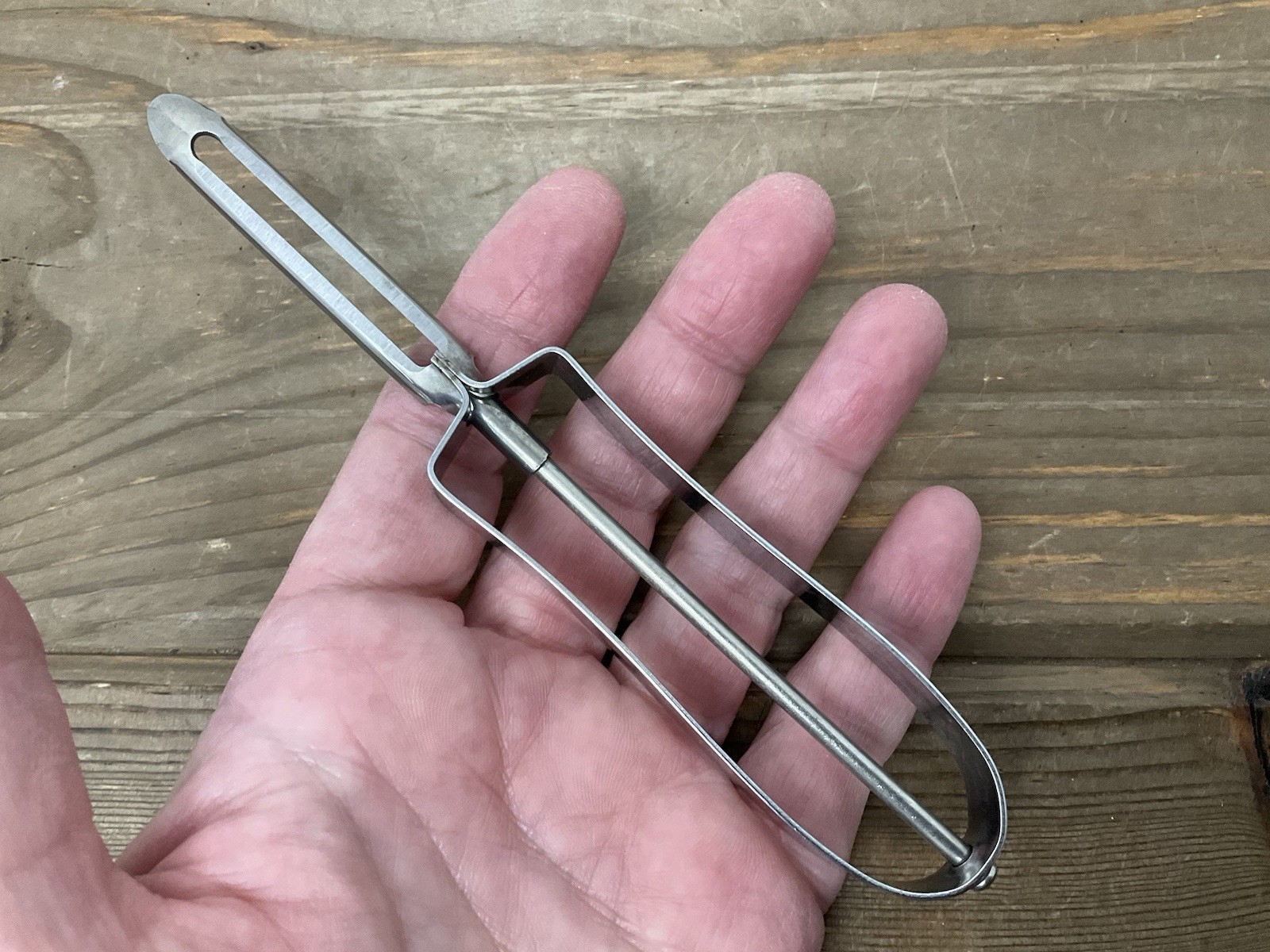 Vintage EKCO Floating Blade Peeler Vegetable Potato Stainless Excellent USA - £14.81 GBP
