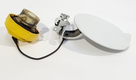 White Fuel Filler Door OEM 2013 Dodge Caravan - $323.21 MXN