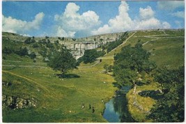 United Kingdom UK Postcard Natural Amphitheatre Malham Cove Yorkshire River Aire - £1.67 GBP