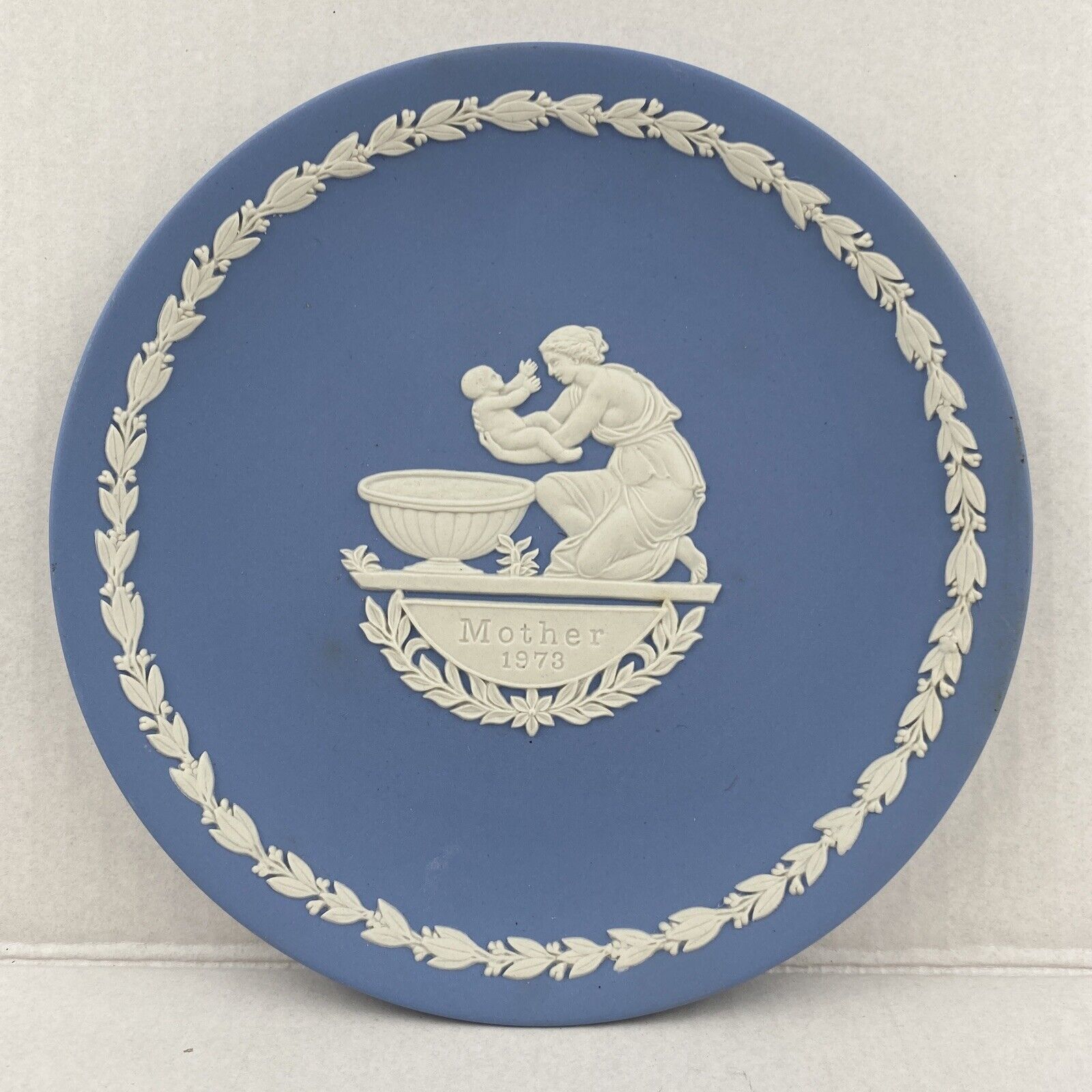 Wedgwood WHITE on BLUE Jasperware MOTHER'S Day PLATE 1973 Collector 6.5" - $23.38