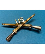 WWII, U.S. ARMY, OFFICER, INFANTRY, CROSSED RIFLES, SILVER RIFEL STOCK, ... - $277.64 MXN