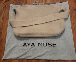 Aya Muse Cashmere Silk Zippered Shoulder Bag Tote, MSRP $1,140, Oat - $4,122.67 MXN