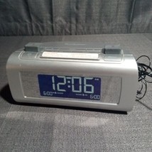Brookstone 4521 TimeSmart Self Setting Dual Wake Digital Alarm Clock 634014 - £39.01 GBP