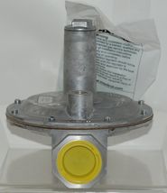 Maxitrol 325 7A Appliance Gas Pressure Regulator 1-1/4 Inch image 4