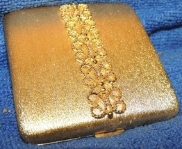 Vintage Avon Powder Compact 3&quot; brushed gold scrolled filigree mirror Imp... - $291.06 MXN