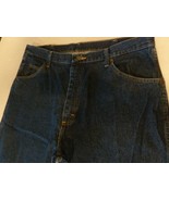 Wrangler Jeans Men’s Size 40 x 31  Regular Fit Blue Medium Wash USA - $21.50 CAD