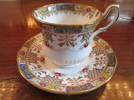 Queens Rosina, England, Kenilworth pattern, garland,  cup and saucer ori... - £43.39 GBP