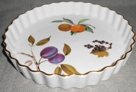 Royal Worcester EVESHAM GOLD PATTERN 9&quot; Quiche MADE IN ENGLAND - $621.73 MXN