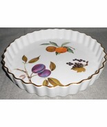 Royal Worcester EVESHAM GOLD PATTERN 9&quot; Quiche MADE IN ENGLAND - $44.76 CAD